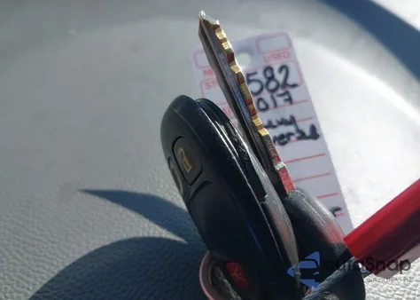 2017 Chevrolet Traverse Ls z USA, uszkodzony, nr VIN 1GNKRFKD5HJ237484